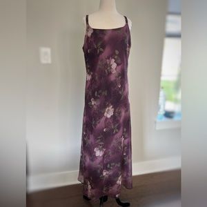 NWOT Jessica Howard spaghetti strap plum dress. Chiffonfloral material w/lining.